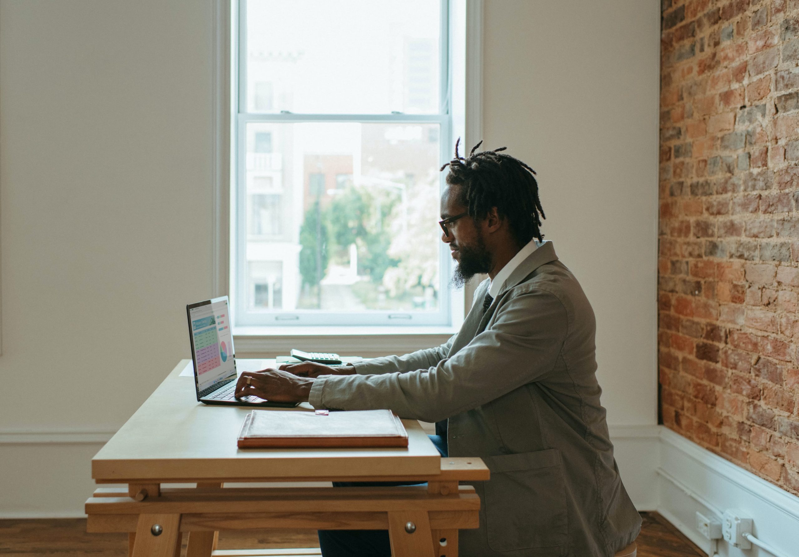 Büromöbel für ein modernes Home-Office: Persönlicher Stil und Produktivität